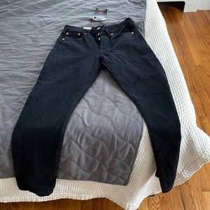 Women’s skinny black Levi’s pants